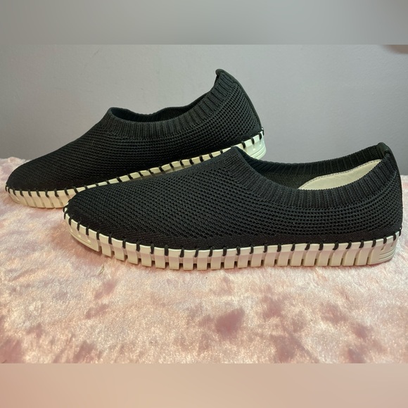 Lucy Black Slip On by Eric Michaels - Picture 3 of 9